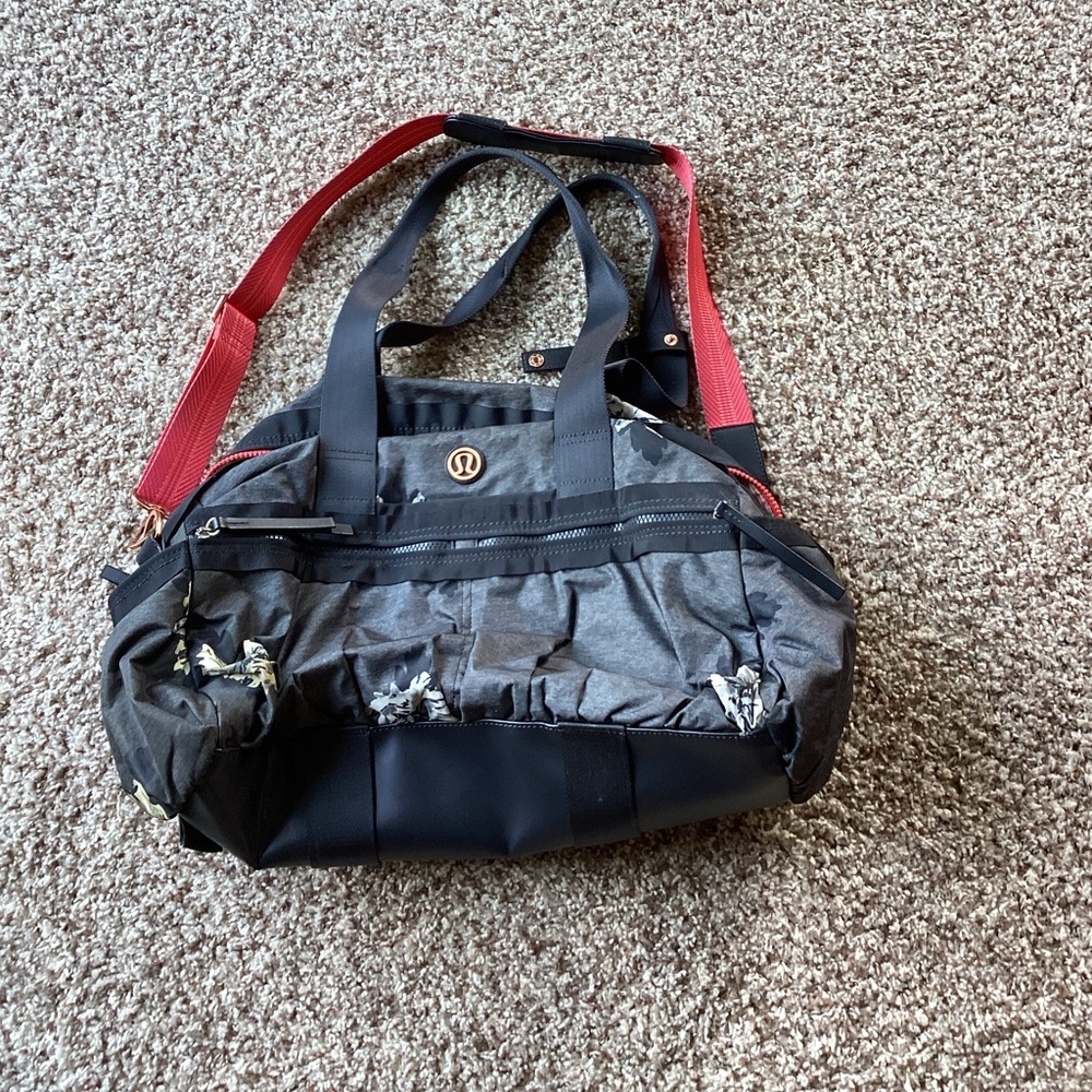 Lululemon Gym To Win Duffel